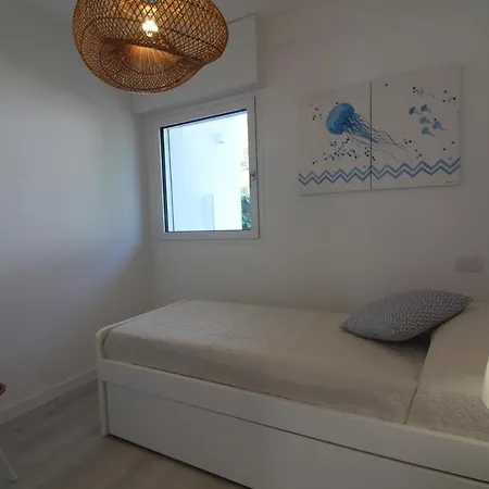 Vela Deluxe * 利尼亚诺萨比亚多罗