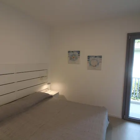 Vela Deluxe